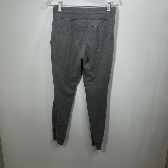 Lululemon Women’s Gray Joggers size 6 - Picture 7 of 9